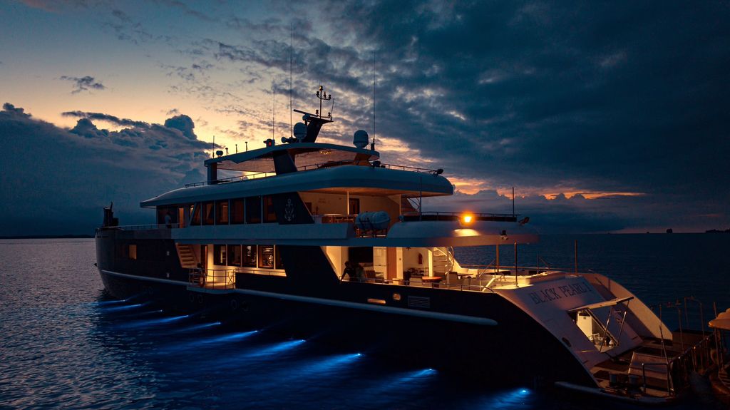 black pearl le soir